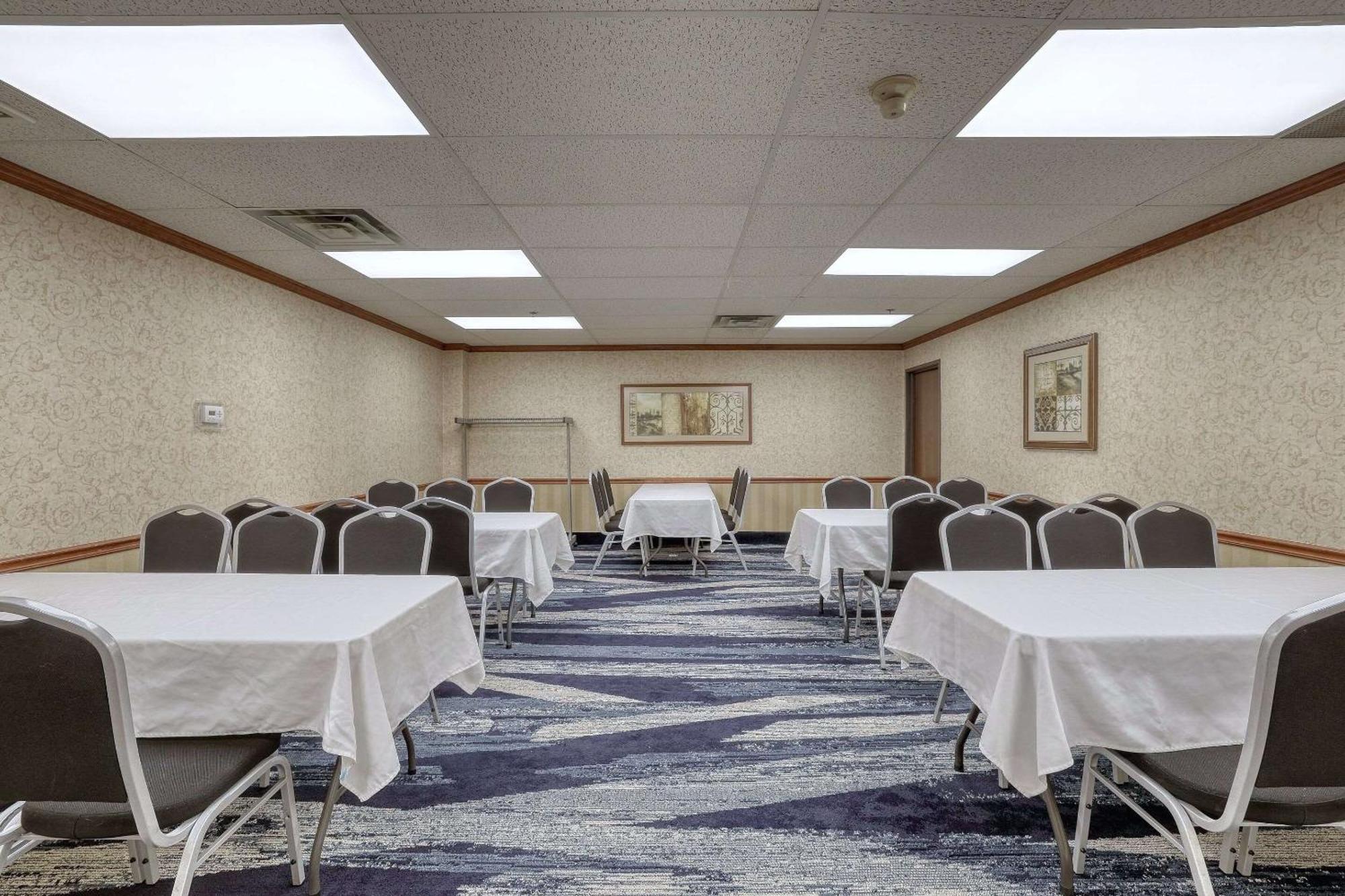 Comfort Suites Appleton Airport מראה חיצוני תמונה