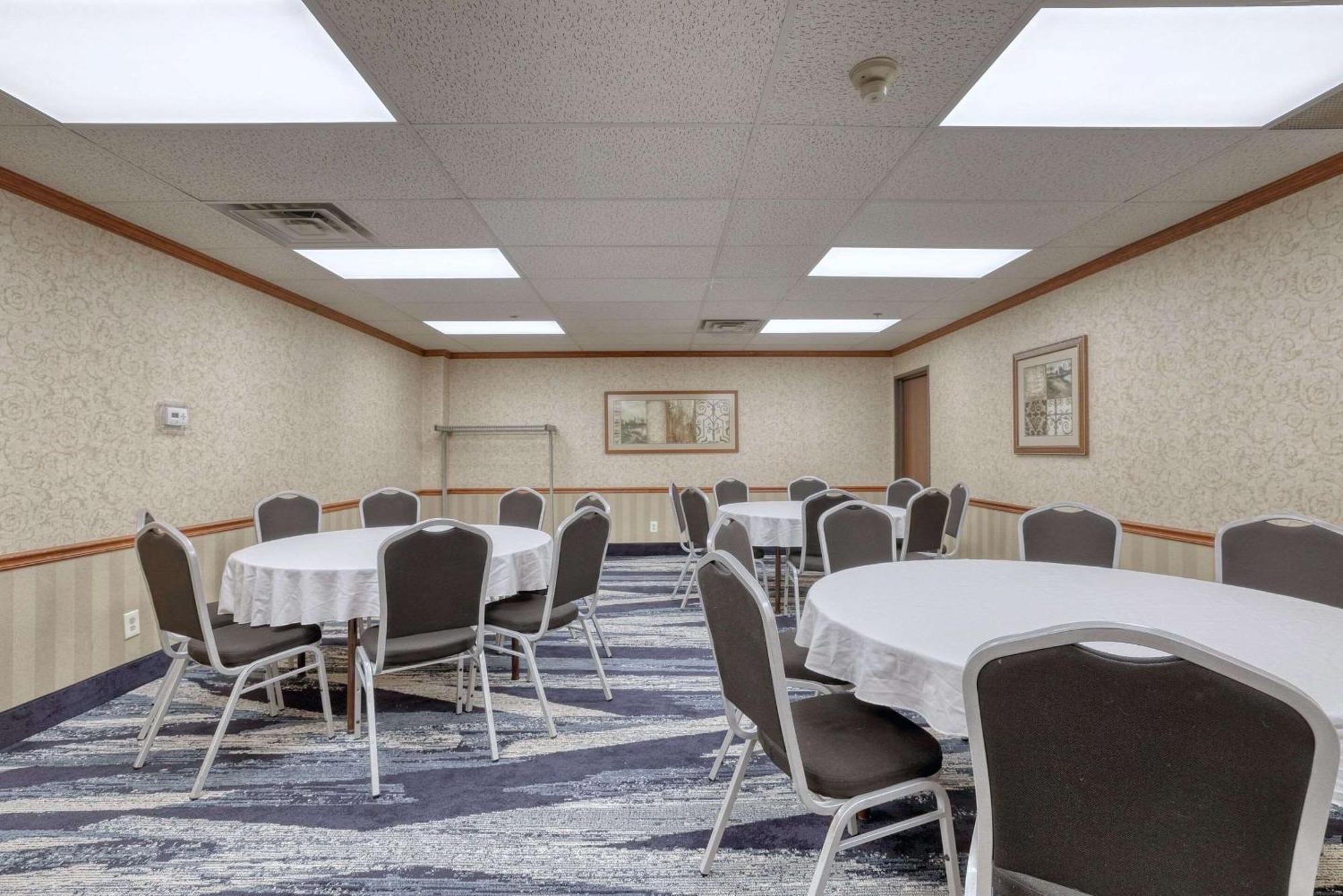 Comfort Suites Appleton Airport מראה חיצוני תמונה