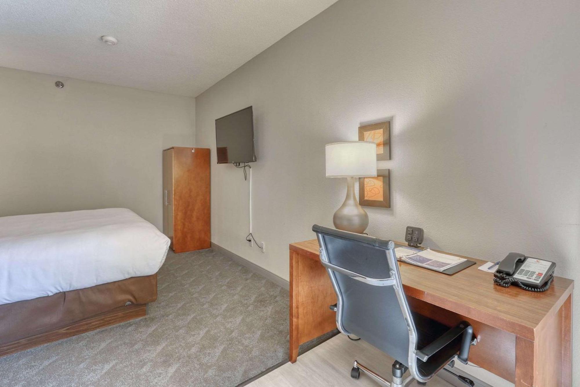 Comfort Suites Appleton Airport מראה חיצוני תמונה